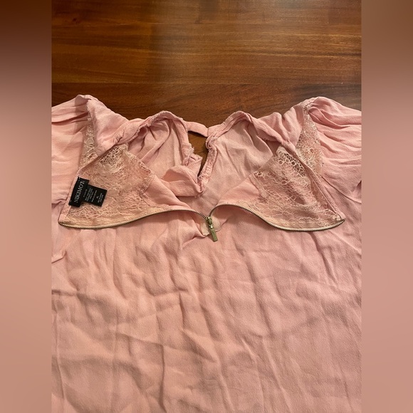 nikimoto rayon Pink blouse with lace trim Rear Quarter Zip Sz XL - Picture 4 of 7